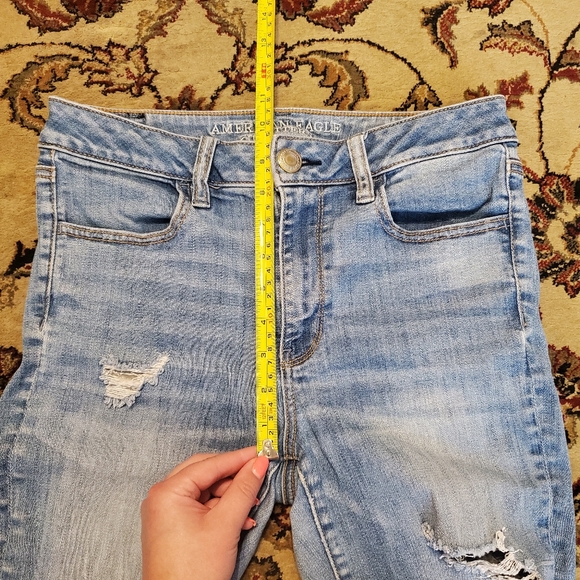 American Eagle Hi-Rise Jegging Distressed 8 Light - Picture 13 of 15